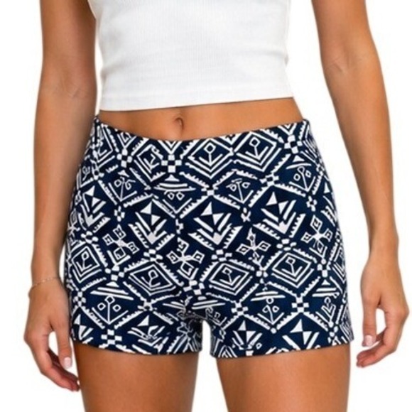 Gianni Bini Pants - Gianni Bini Navy White Geometric Aztec‎ Print Cotton High Waist 3" Inseam Shorts